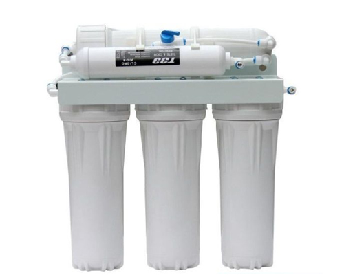 三濾芯傢(jia)用(yong)淨水機(jī)